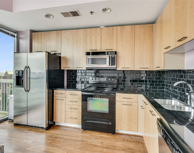 3324 Peachtree Road Ne - Photo Thumbnail 5