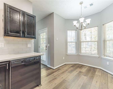 2716 Lake Park Ridge E - Photo Thumbnail 15