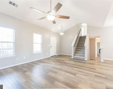 2716 Lake Park Ridge E - Photo Thumbnail 7