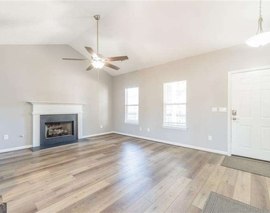 2716 Lake Park Ridge E - Photo Thumbnail 8