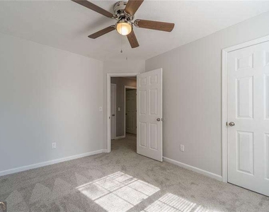 2716 Lake Park Ridge E - Photo Thumbnail 31