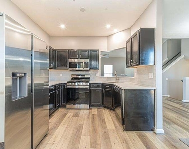 2716 Lake Park Ridge E - Photo Thumbnail 12
