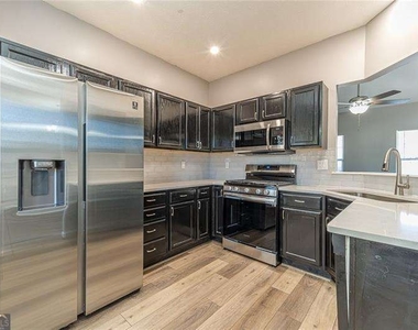 2716 Lake Park Ridge E - Photo Thumbnail 13