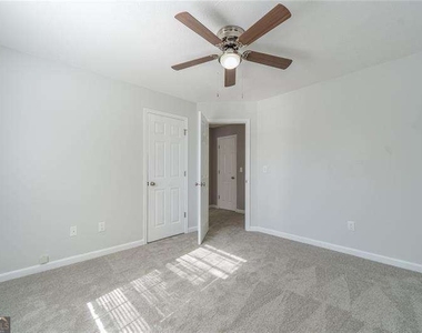 2716 Lake Park Ridge E - Photo Thumbnail 34