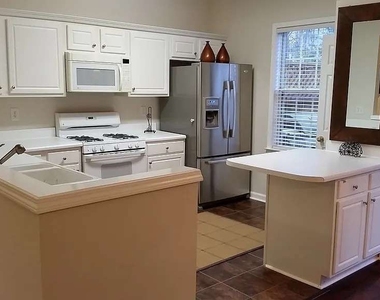 3423 Lathenview Court - Photo Thumbnail 8
