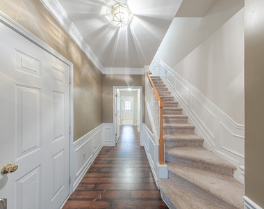3423 Lathenview Court - Photo Thumbnail 4