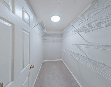 3423 Lathenview Court - Photo Thumbnail 8
