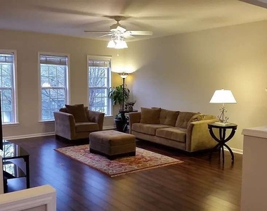 3423 Lathenview Court - Photo Thumbnail 10