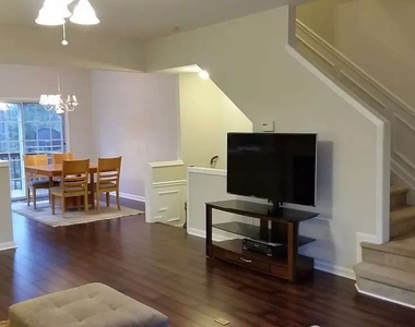 3423 Lathenview Court - Photo Thumbnail 6