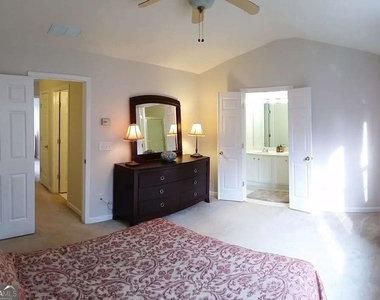 3423 Lathenview Court - Photo Thumbnail 15