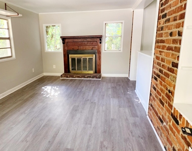 1808 Meadowglades Drive - Photo Thumbnail 3