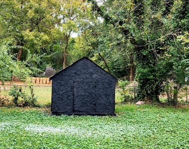 1808 Meadowglades Drive - Photo Thumbnail 2