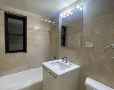 East 55th Street - Photo Thumbnail 5