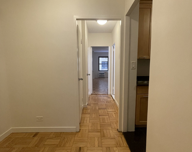 East 55th Street - Photo Thumbnail 6