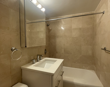 East 55th Street - Photo Thumbnail 9