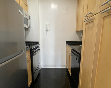 412 East 55th Street - Photo Thumbnail 1
