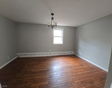 103 Talmadge Ave - Photo Thumbnail 5