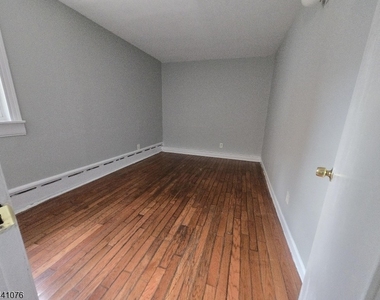 103 Talmadge Ave - Photo Thumbnail 6
