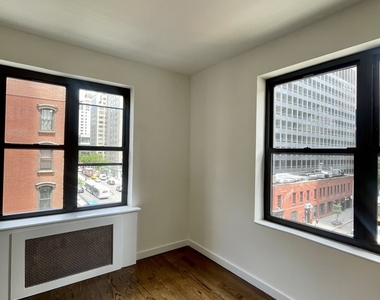East 55th Street - Photo Thumbnail 1