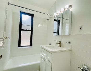 East 55th Street - Photo Thumbnail 8