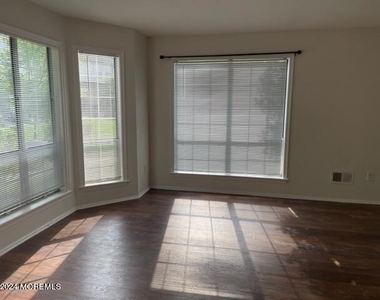 76 Foxwood Place - Photo Thumbnail 5