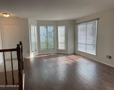 76 Foxwood Place - Photo Thumbnail 2