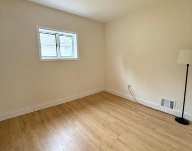 484 Bara Street - Photo Thumbnail 12