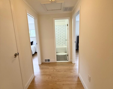 484 Bara Street - Photo Thumbnail 9