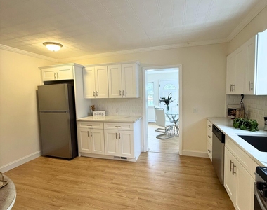 484 Bara Street - Photo Thumbnail 8