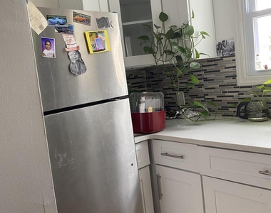 35-37 Hudson Avenue - Photo Thumbnail 8
