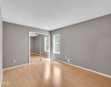 2230 Bridge Avenue - Photo Thumbnail 9