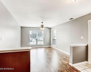 7 Augusta Drive - Photo Thumbnail 3