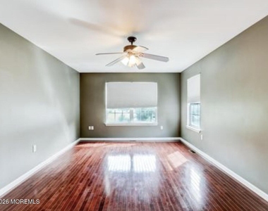 7 Augusta Drive - Photo Thumbnail 16