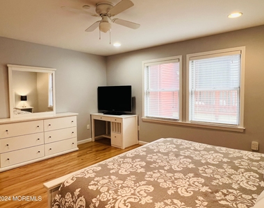 132 Hancock Avenue - Photo Thumbnail 17