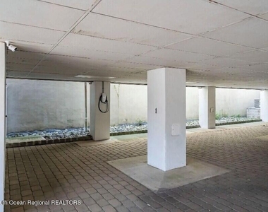 132 Hancock Avenue - Photo Thumbnail 21