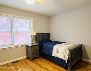 132 Hancock Avenue - Photo Thumbnail 13
