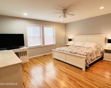 132 Hancock Avenue - Photo Thumbnail 16