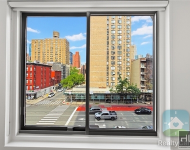 2 Avenue - Photo Thumbnail 6
