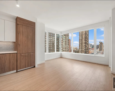 10th Avenue - Photo Thumbnail 1