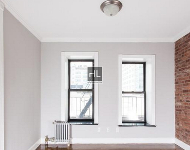 East 100th Street - Photo Thumbnail 3