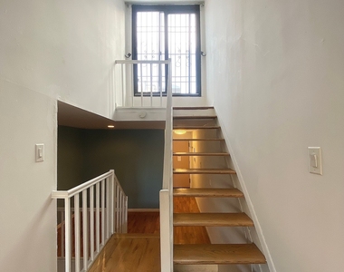 East 80 Street - Photo Thumbnail 2