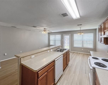 2325 Kingsway Drive - Photo Thumbnail 4