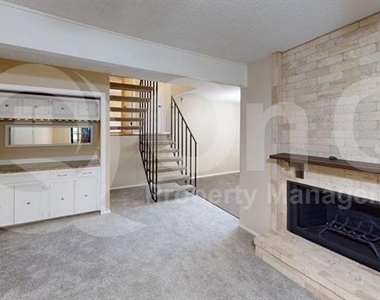 5809 Chimney Wood Circle - Photo Thumbnail 10