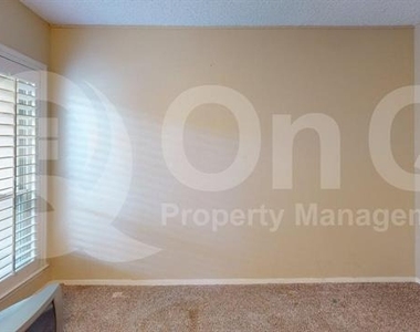 5809 Chimney Wood Circle - Photo Thumbnail 6