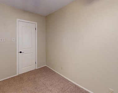 5809 Chimney Wood Circle - Photo Thumbnail 15