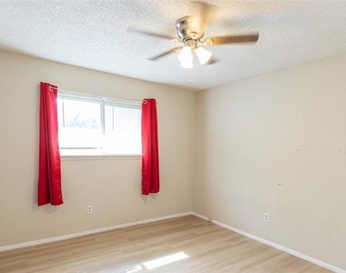 1733 Chucker Court - Photo Thumbnail 17
