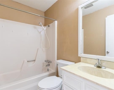 1733 Chucker Court - Photo Thumbnail 18