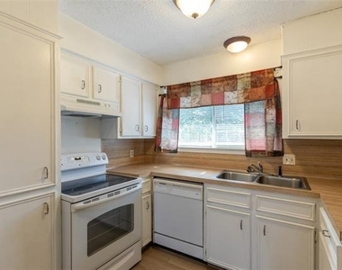 1733 Chucker Court - Photo Thumbnail 5