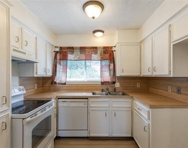 1733 Chucker Court - Photo Thumbnail 6