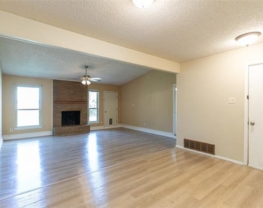 1733 Chucker Court - Photo Thumbnail 3